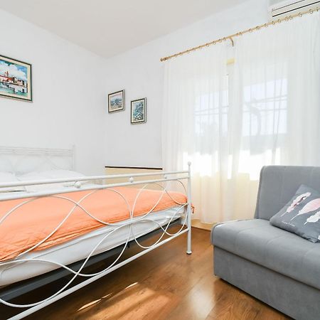 Apartments Zeljko Сегет Враница Екстериор снимка