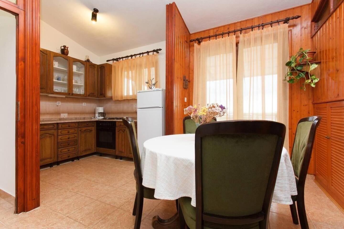 Apartments Zeljko Сегет Враница Екстериор снимка